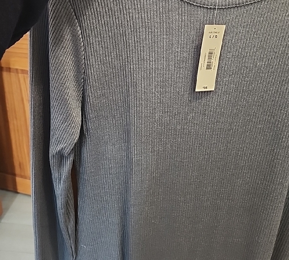 Women's Gray Ribbed Long Sleeve Knit Dress - Picture 3 of 3